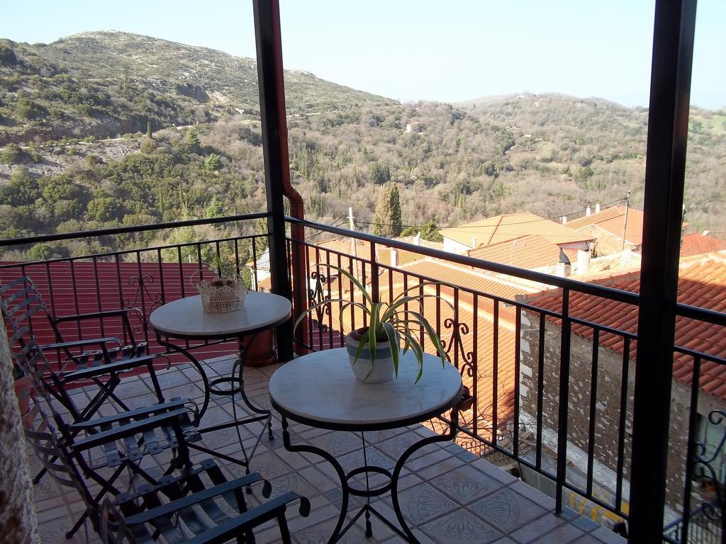 Epikoureios Apollon Hotell Andritsaina Exteriör bild