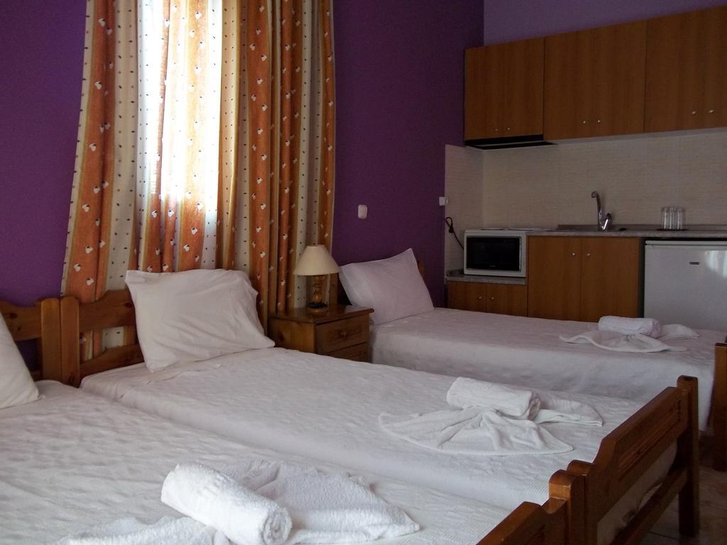 Epikoureios Apollon Hotell Andritsaina Exteriör bild