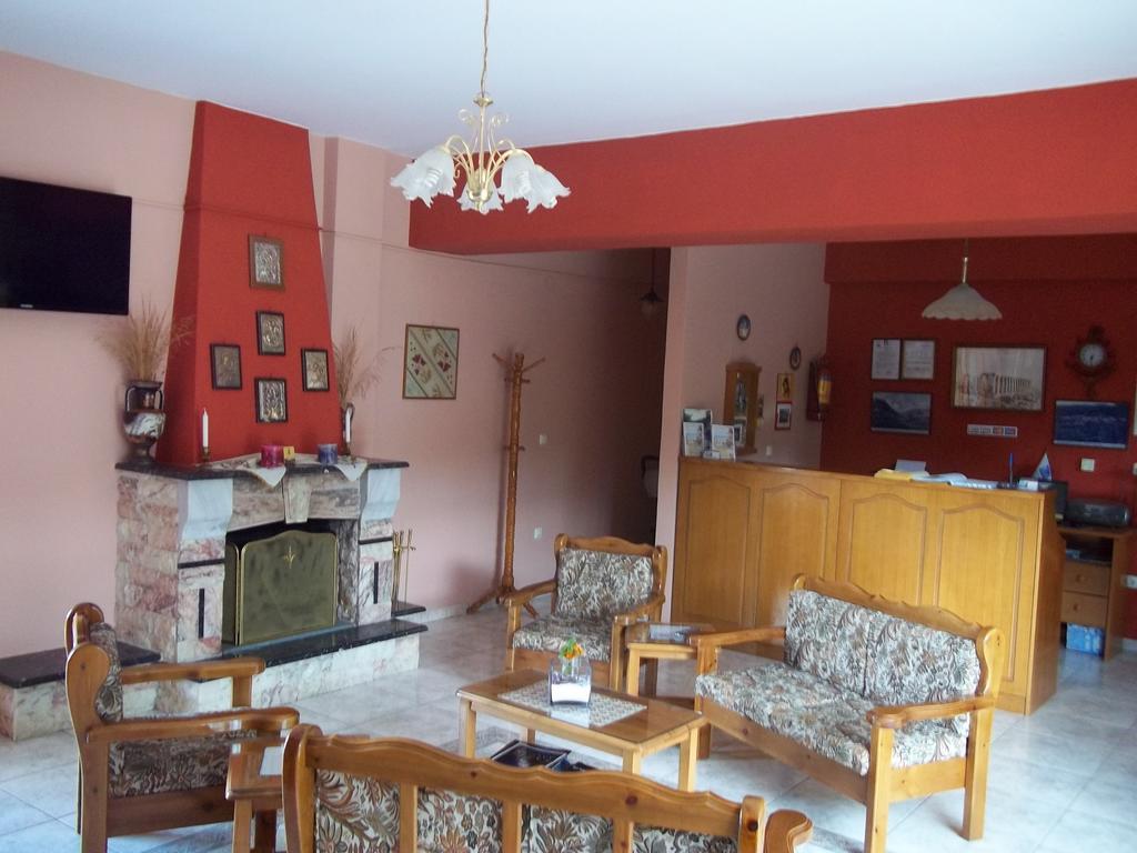 Epikoureios Apollon Hotell Andritsaina Exteriör bild