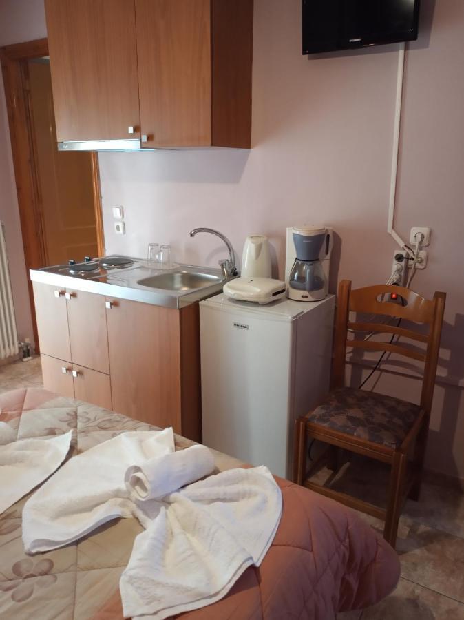 Epikoureios Apollon Hotell Andritsaina Exteriör bild