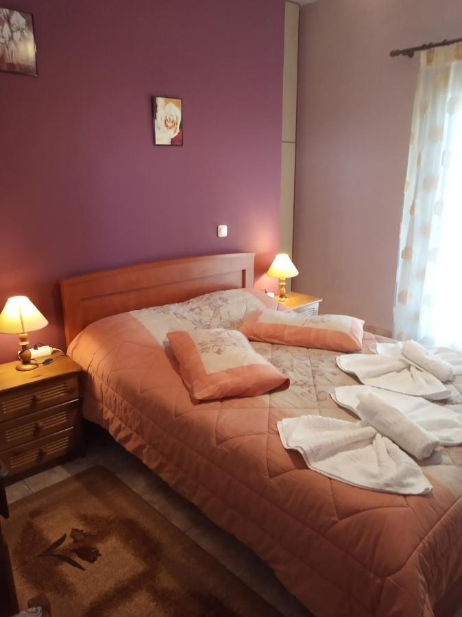 Epikoureios Apollon Hotell Andritsaina Exteriör bild