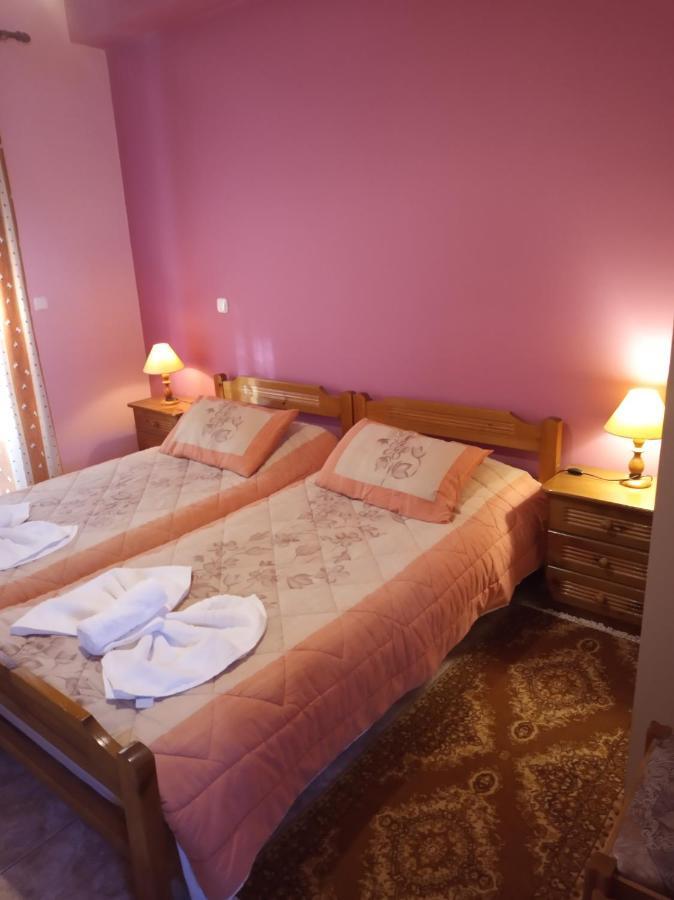 Epikoureios Apollon Hotell Andritsaina Exteriör bild